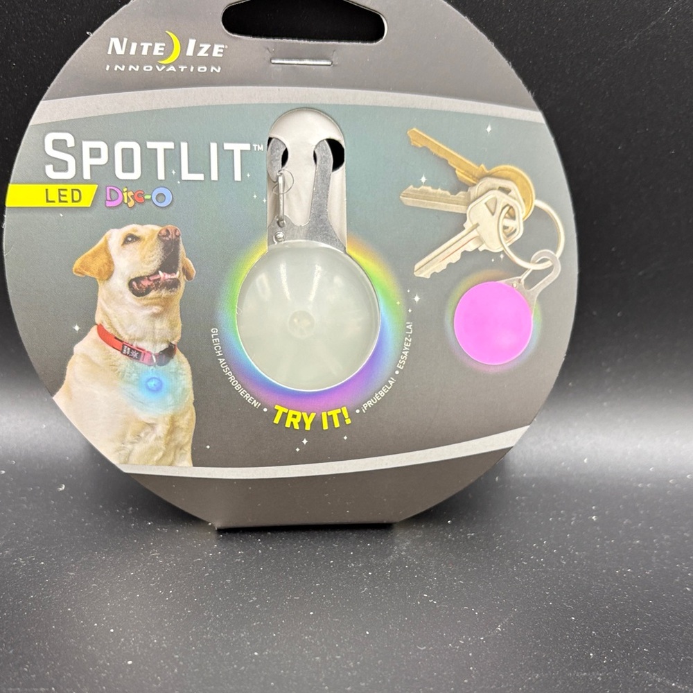 Brand New Nite Ize SpotLit LED Disc-O Keychain Light
